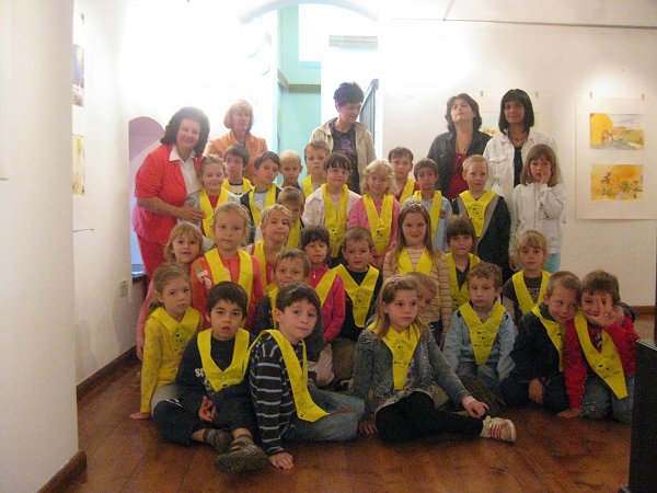 otroci v galeriji 5