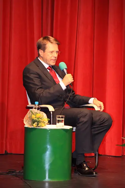 samuel žbogar 9