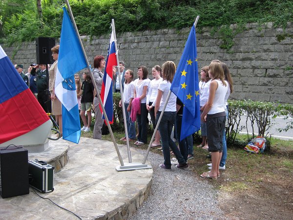 Spomenik Veterani3