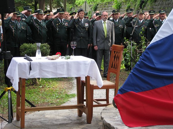Spomenik Veterani4