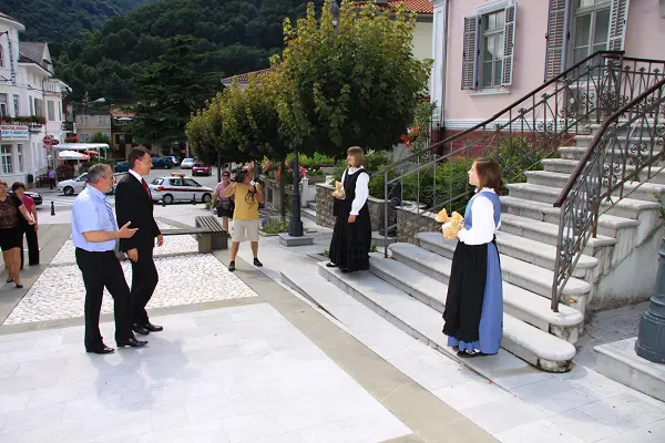 Dobrodošlica kanalskih deklet